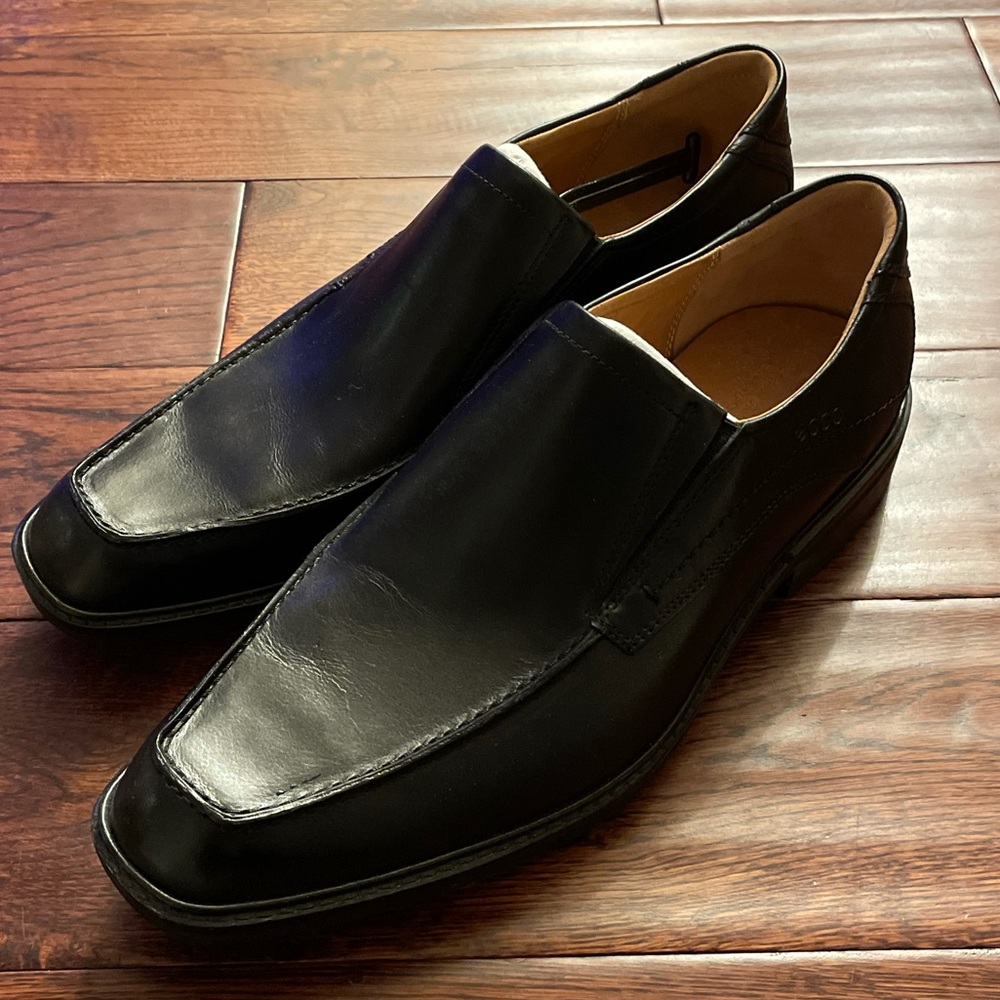 New Ecco Dress Shoes